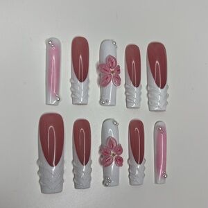 Chic Pink and White Press-On Nails with Glossy Finish